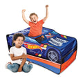 Hot Wheels™ Tienda de Juegos Desplegable, Casa de Juegos para Niños, Tienda con Conexiones para Pistas de Coches Hot Wheels, Espacio de Juego Interior con Puerta Enrollable y Apertura del Techo, Fácil
