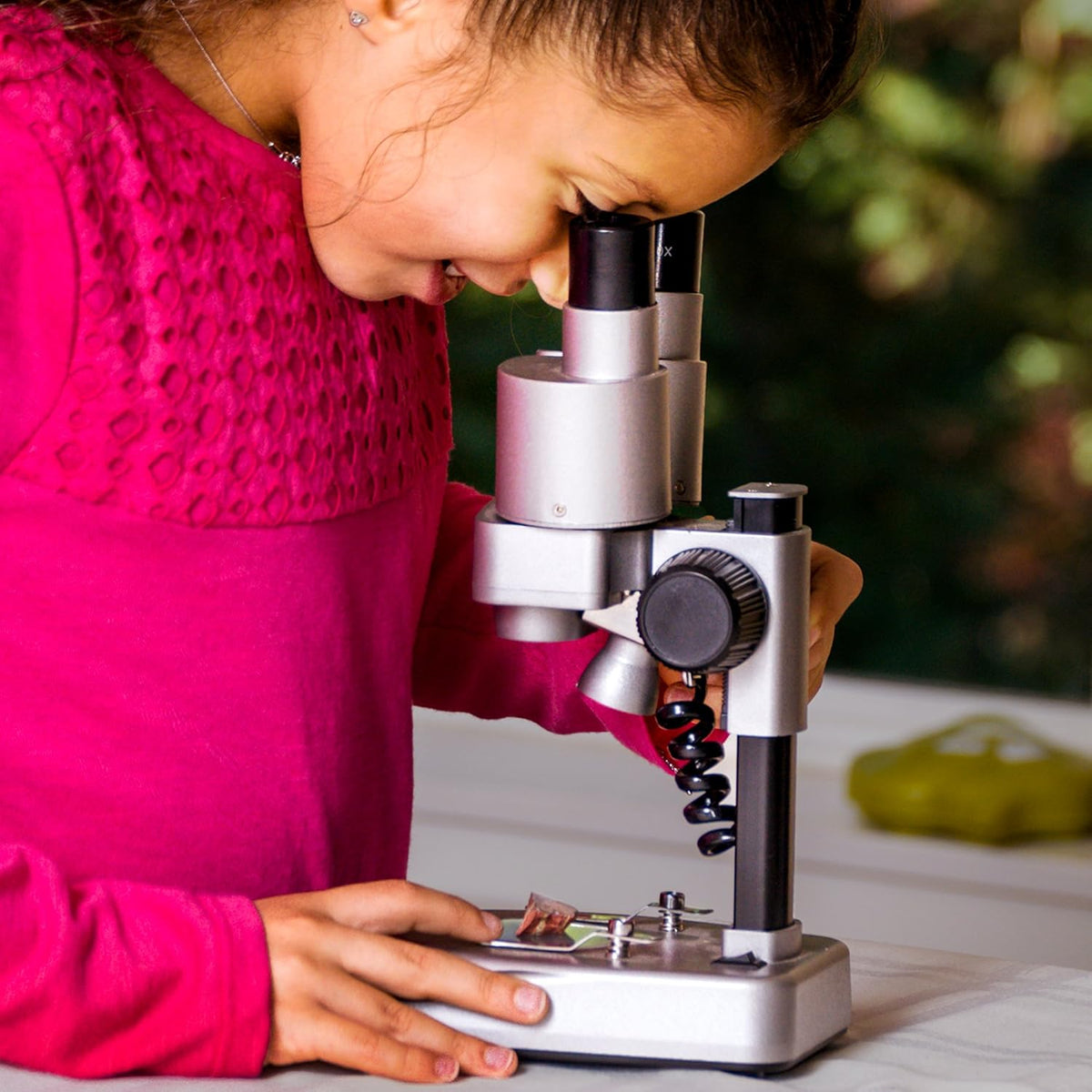 Microscopio de laboratorio de National Geographic con más de 50 accesorios