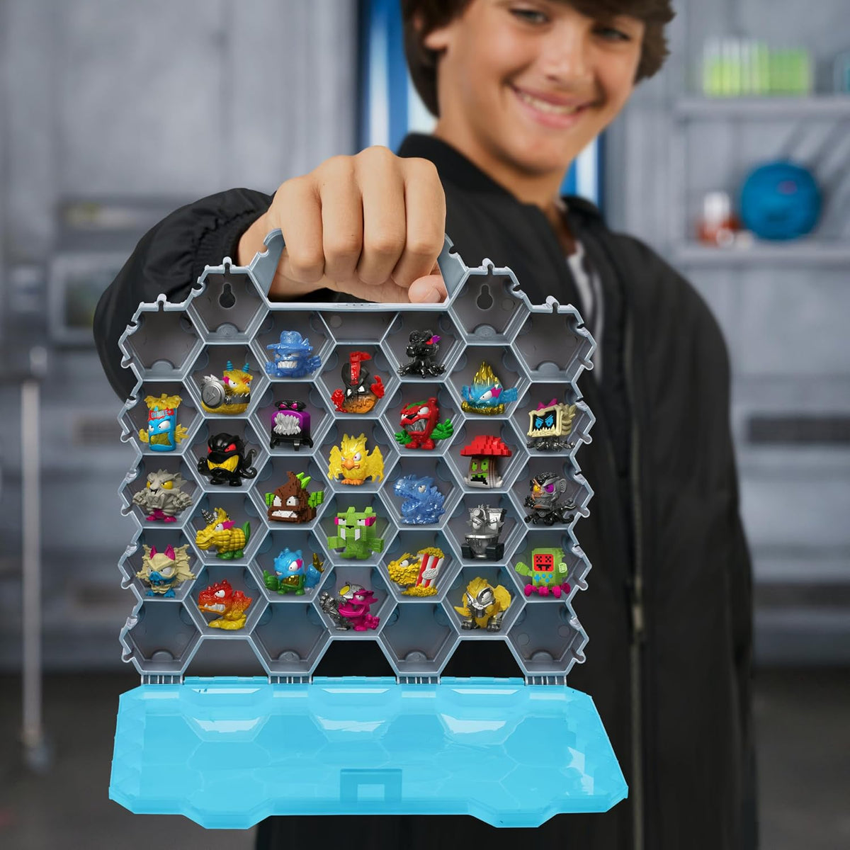 MrBeast Hive Collector Pack tiene capacidad para más de 70 microbestias