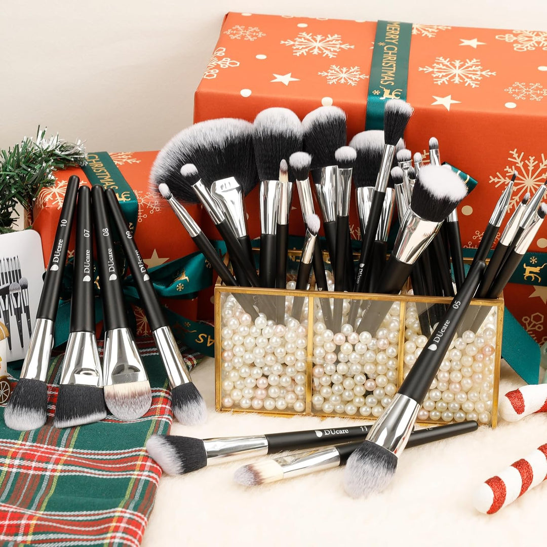 DUcare Juego de 32 brochas de maquillaje de grado profesional, ultr...