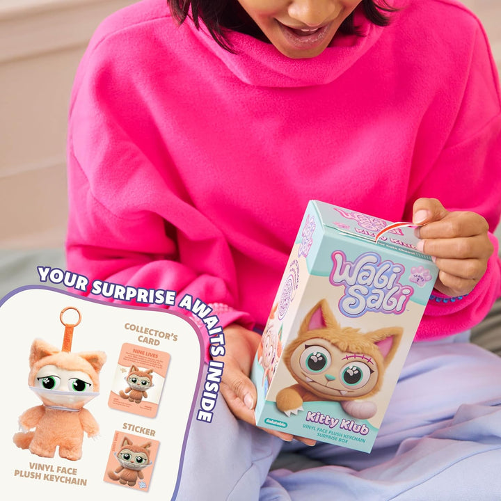 WabiSabi Kitty Club Caja Ciega por Relatable - Suave