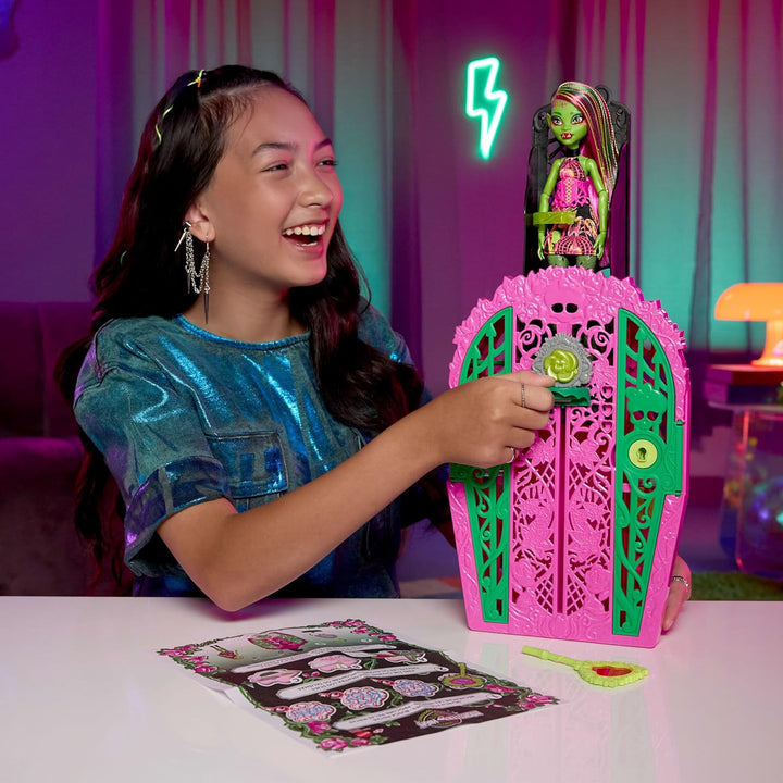 Set de muñeca y accesorios Monster High Skulltimate Secrets, Venus...