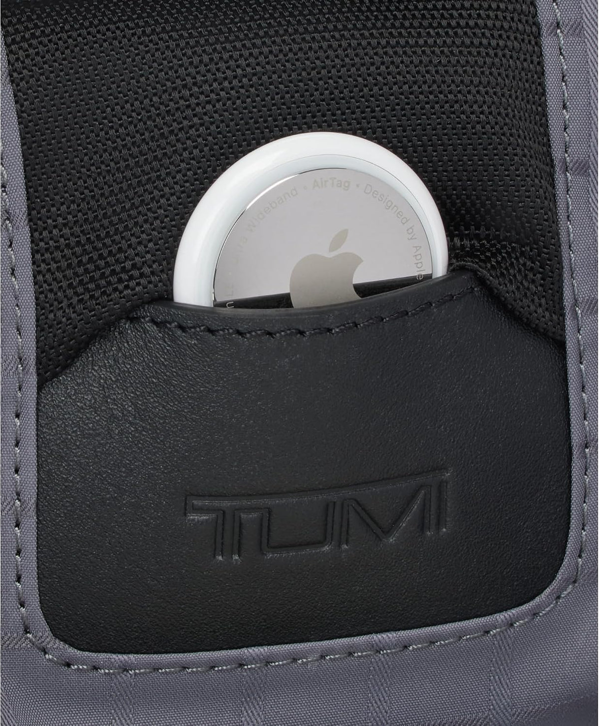 TUMI Axis Mochila mediana de 20 litros, se adapta a portátiles de hasta 15
