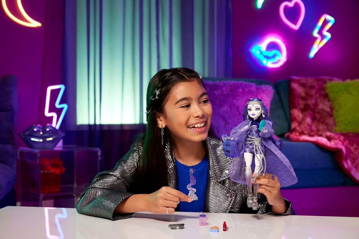 Muñeca de Monster High Spectra Vondergeist con hurón mascota