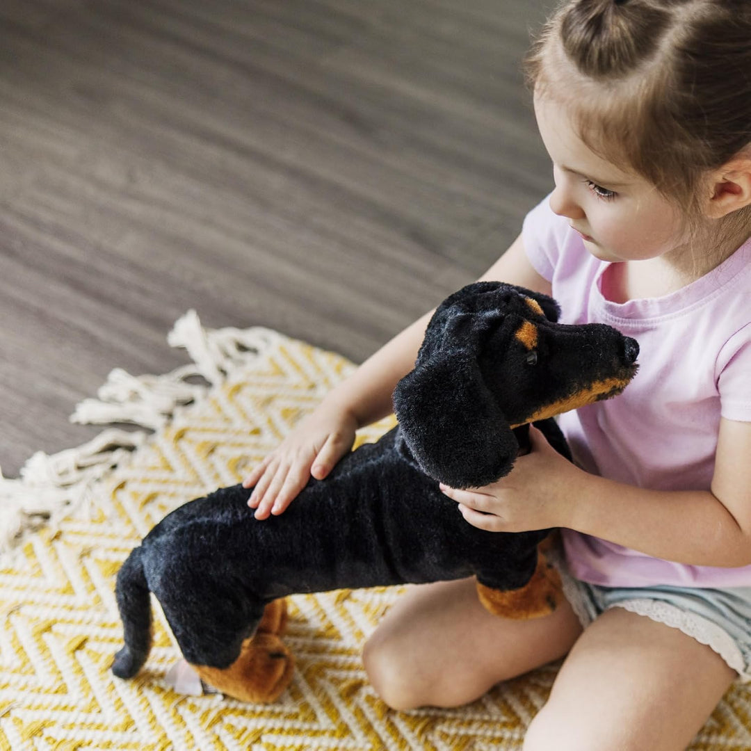 Melissa &amp; Doug 14854 Gaint Dachshund - Perro de peluche realist...