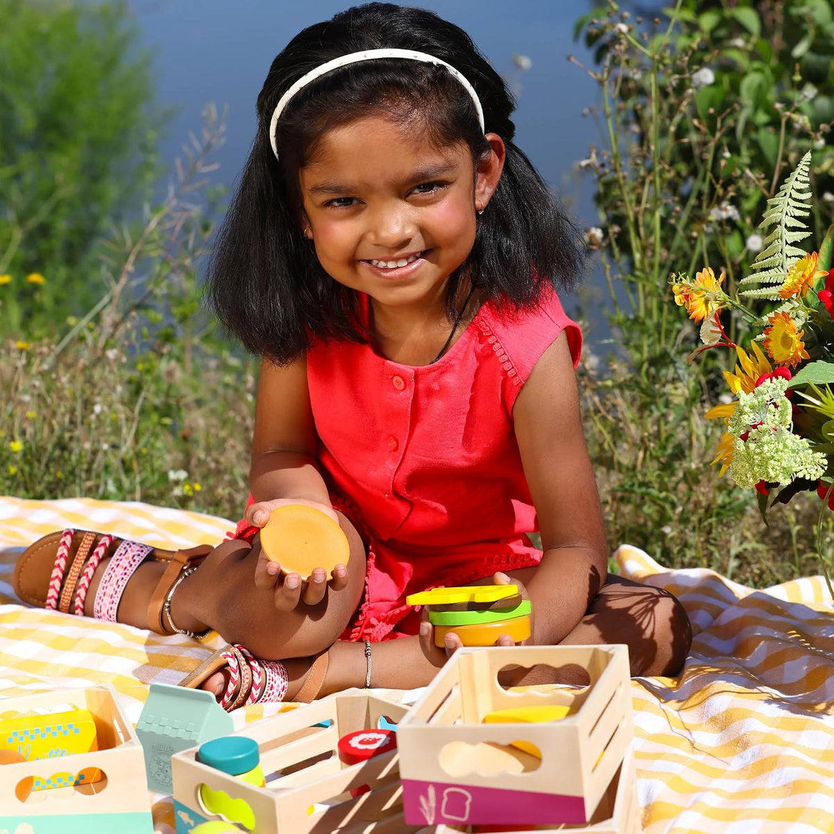 B. toys Comida de madera para jugar, Little Foodie Groups, juego de 24