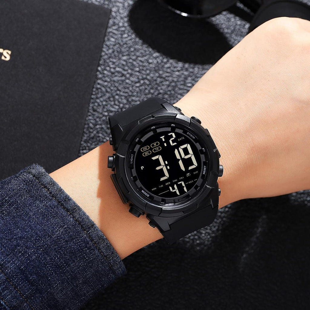 XCZAP Reloj deportivo digital negro para hombre, reloj táctico militar de cara grande, resistente al agua 5ATM, retroiluminación LED, alarma, cronómetro, doble hora