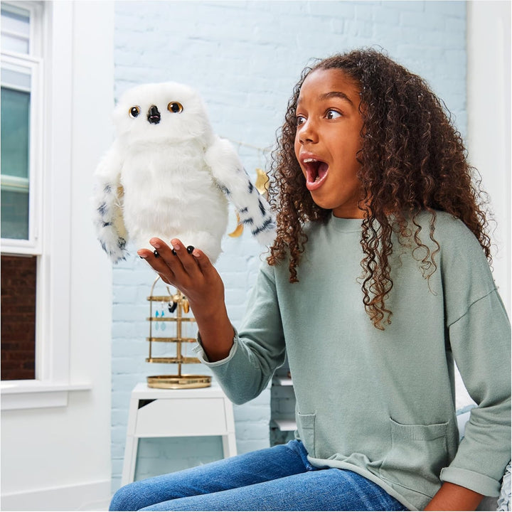 Wizarding World Harry Potter, lechuza interactiva Enchanting Hedwig...