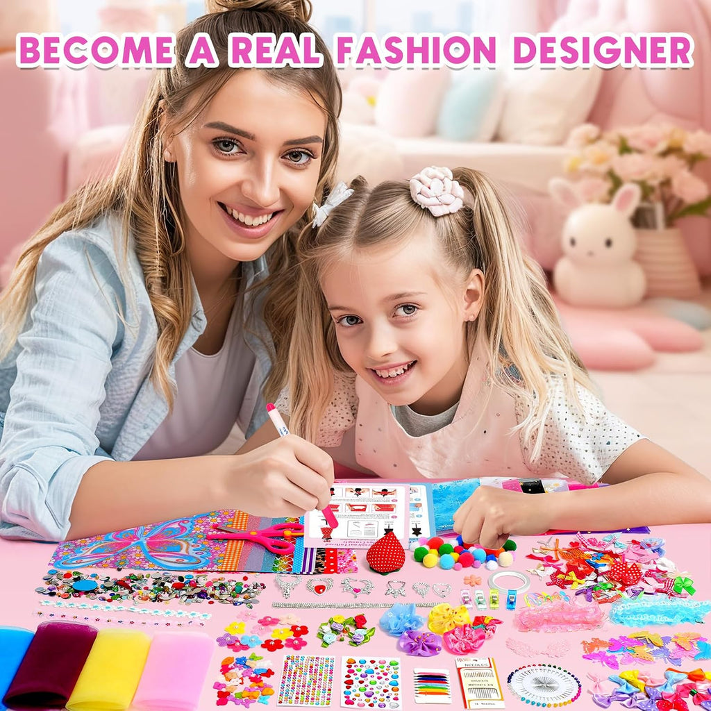 Sunrad Kits de diseñador de moda de 1500+ piezas para niñas con 6 maniquíes, kit de costura DIY para manualidades y artes para hacer ropa de muñeca, juguetes, regalos de cumpleaños para niñas de 6, 7