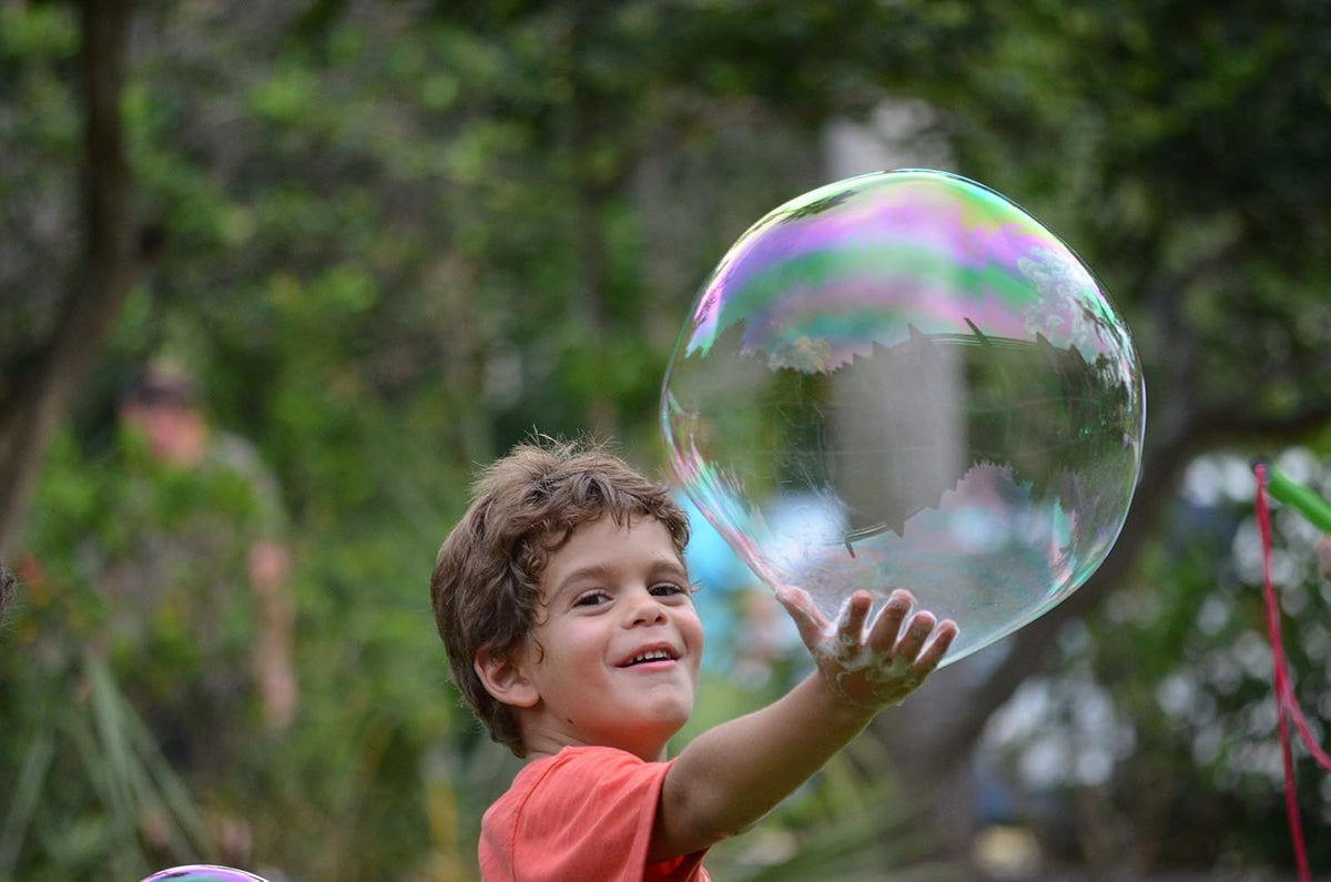 Kit de varita de burbujas gigante y recambios, incluye 7 bolsas de concentrado y folleto de consejos | Fabricante de burbujas para exteriores para niños | Recuerdo de fiesta de burbujas