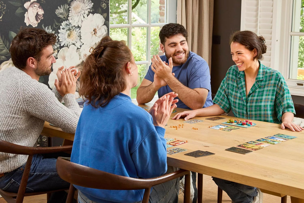 Asmodee Harmonies Juego de mesa - Crea paisajes oníricos, juego estratégico y poético, juego familiar divertido para niños y adultos, a partir de 10 años, 1-4 jugadores, tiempo de juego de 30 minutos