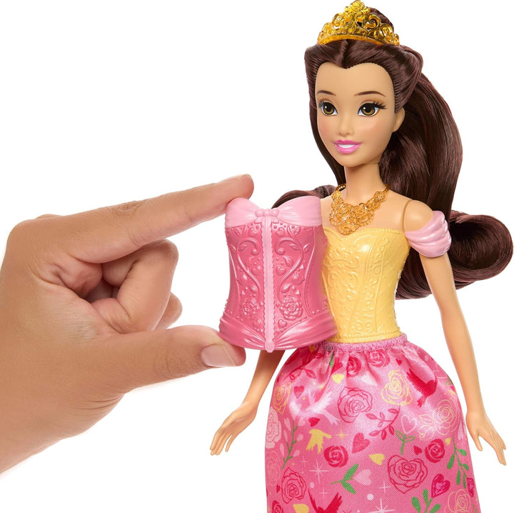Mattel Disney Princess Toys muñeca Belle Fashion con 2