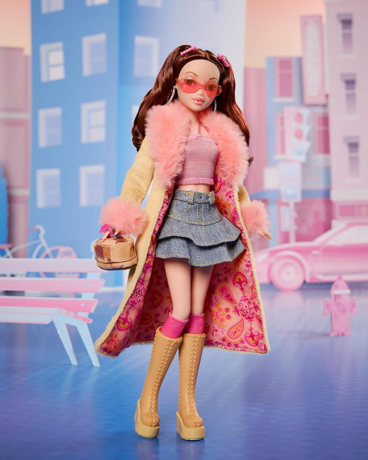 Barbie Signature My Scene Doll &amp; Accessories, Chelsea en traje...