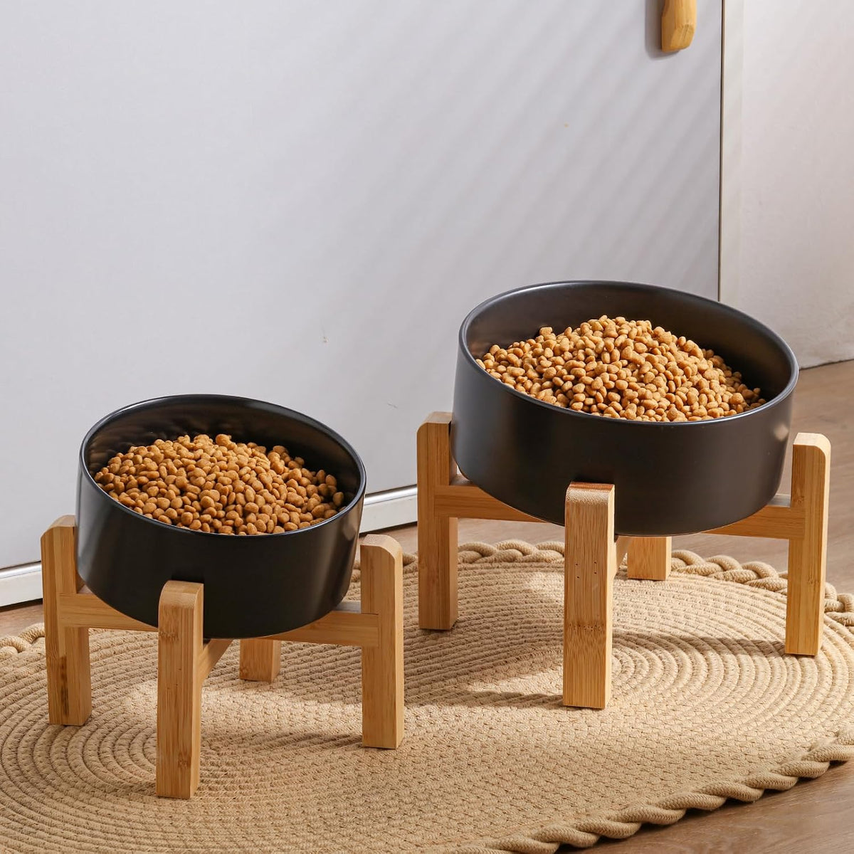Tazón de cerámica para perros elevado/elevado de 15° inclinado antideslizante para razas pequeñas/medianas, plato inclinado de cara grande, plato de alimentación de agua para mascotas con