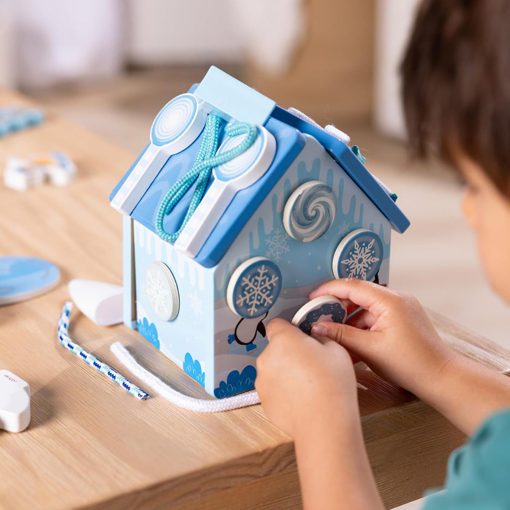 Melissa & Doug Winter Frost - Juego de casa de jengibre de madera para niños y niñas mayores de 3 años