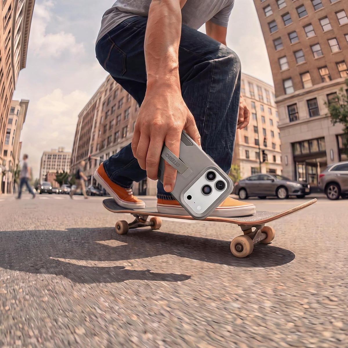 OtterBox Funda con agarre para iPhone 18/17 Pro Max Commuter Series - Gris