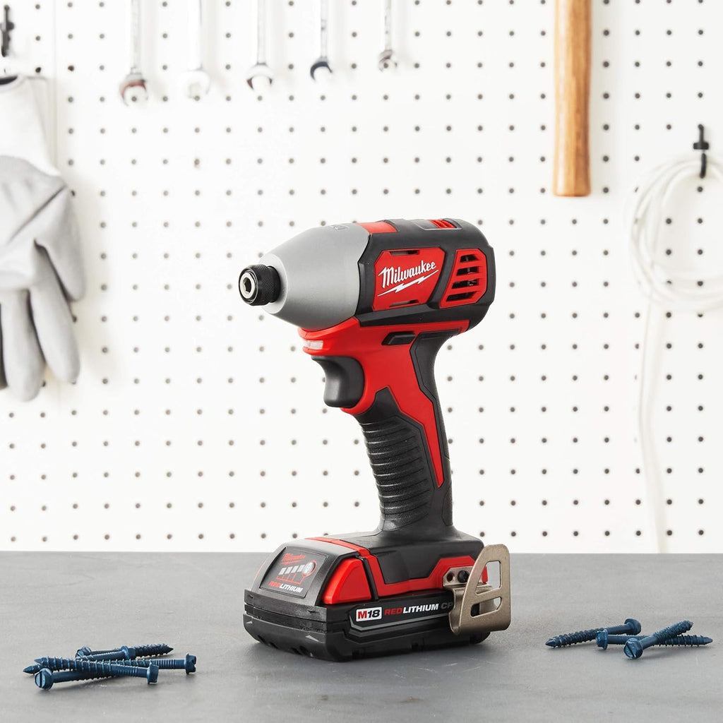 Milwaukee Atornillador de impacto hexagonal de 1/4 pulgadas, herramienta esencial M18 18V (2656 – 20)