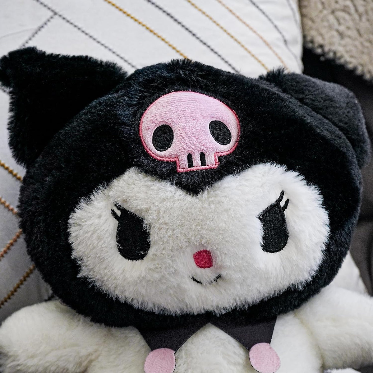 Fiesta Sanrio Hello Kitty Kuromi - Peluche coleccionista de 10 pulgadas