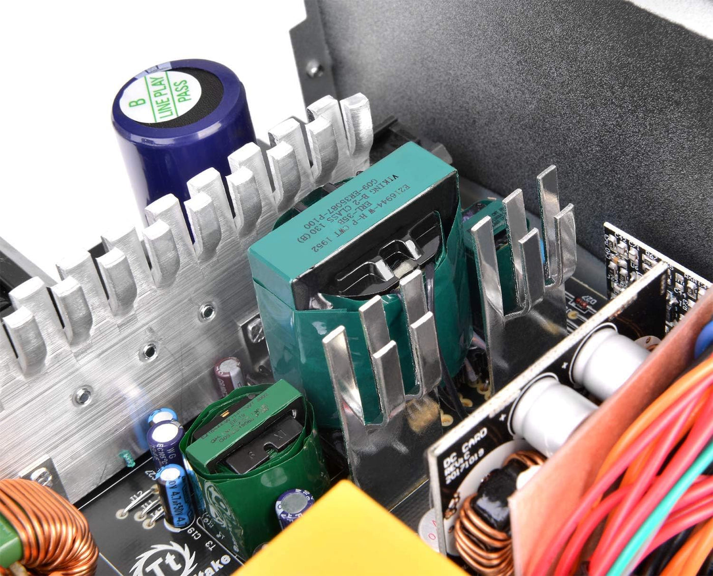 Thermaltake Toughpower GX2 80+ Gold 600W SLI\/Crossfire Ready Fuent...