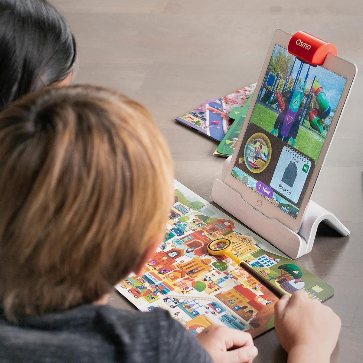 Osmo - Detective Agency + Base para iPad Bundle - Edades 5-12 - Resuelve misterios globales - Juguete STEM