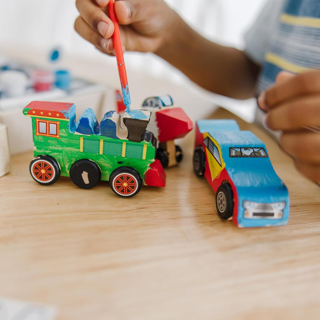 Coche de carreras DYO de Melissa & Doug.