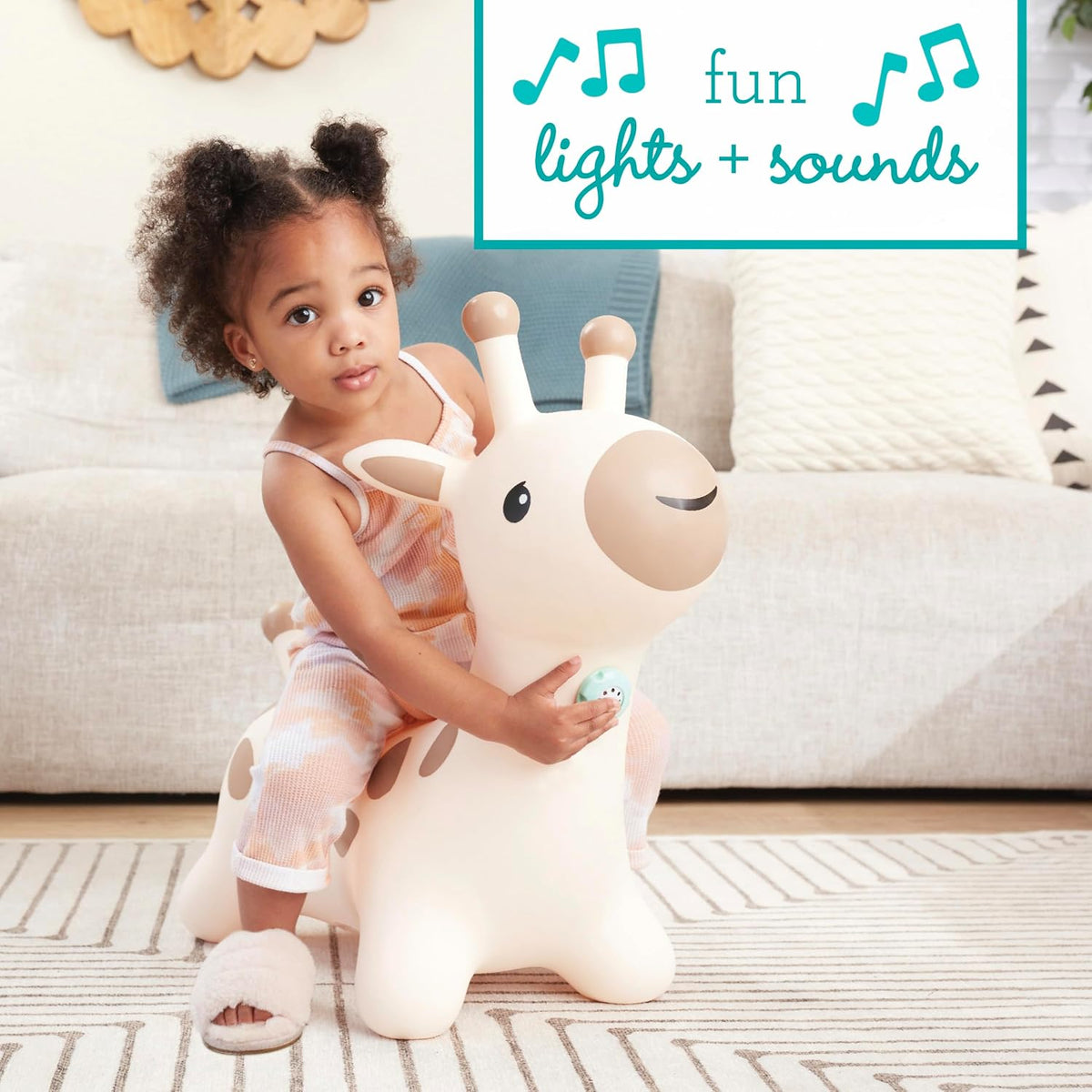Infantino Bouncy Hoppy Pal, juguete de jirafa para niños pequeños, luces y sonidos, gorila fácil de inflar con asa, juguete de habilidad motora gruesa para interiores, a partir de 12 meses