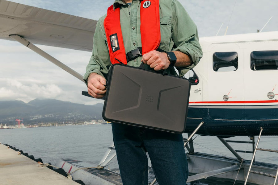 UAG Funda para Laptop, Funda Mediana, Se Adapta a Portátiles de has...