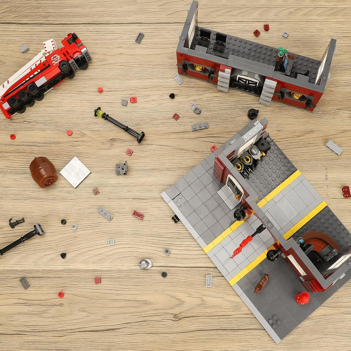 HSANHE - Juego de construcción de rescate de bomberos de la ciudad, compatible con bloques de construcción de camiones de bomberos, regalos de cumpleaños para niños y adultos (1823 piezas)