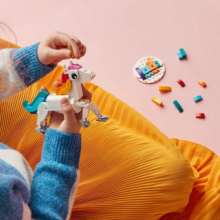 Lego Creator 31140 - Juguete mágico de unicornio 3 en 1 se
