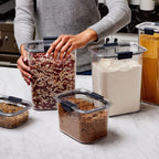 Rubbermaid Brilliance - Juego de recipientes de almacenamiento de alimentos de 14 piezas con cucharas herméticas sin BPA para organización de cocina y despensa