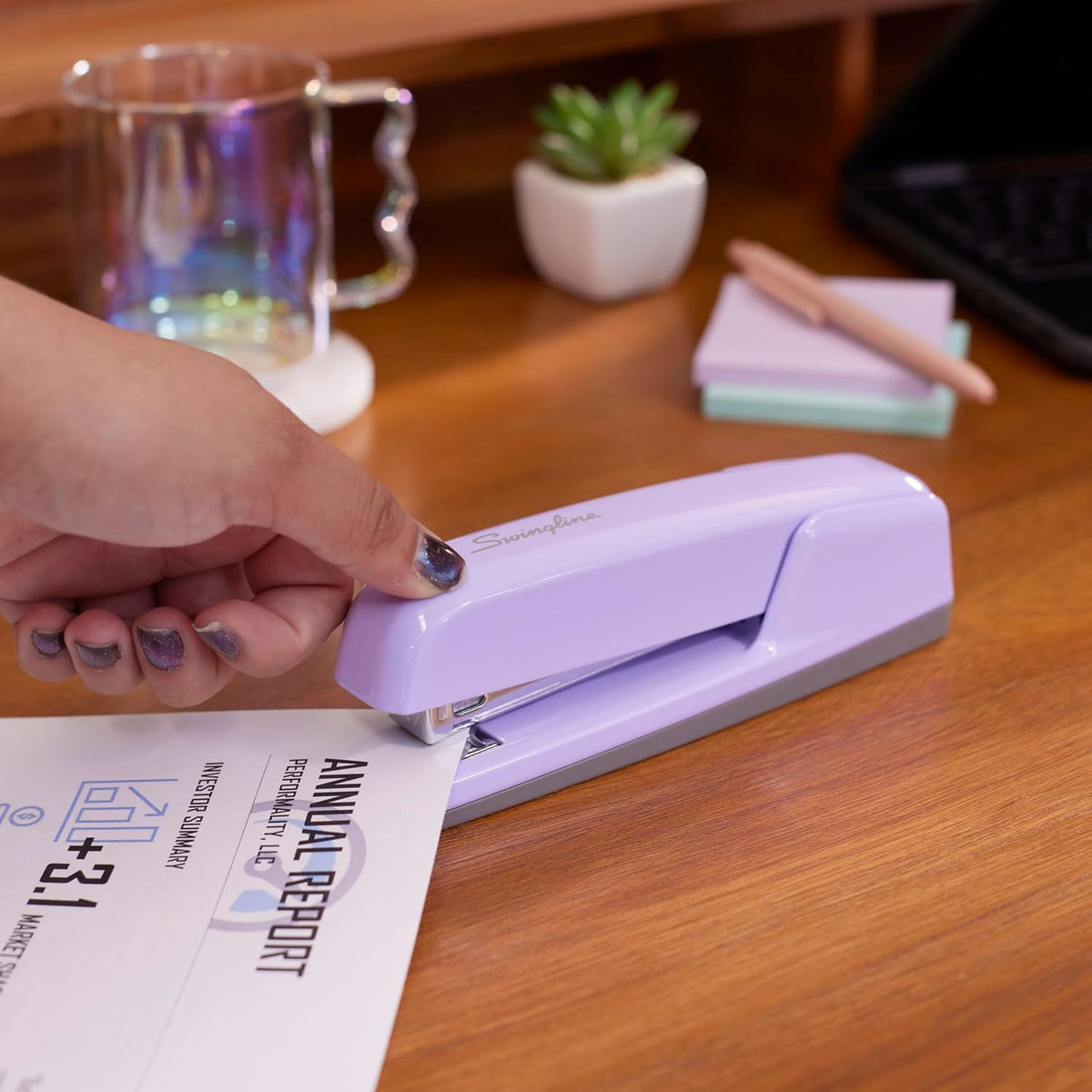 Swingline - Engrapadora con capacidad para 30 hojas, engrapadora 747 de negocios, sin atascos, metálica, lavanda (S7074737)