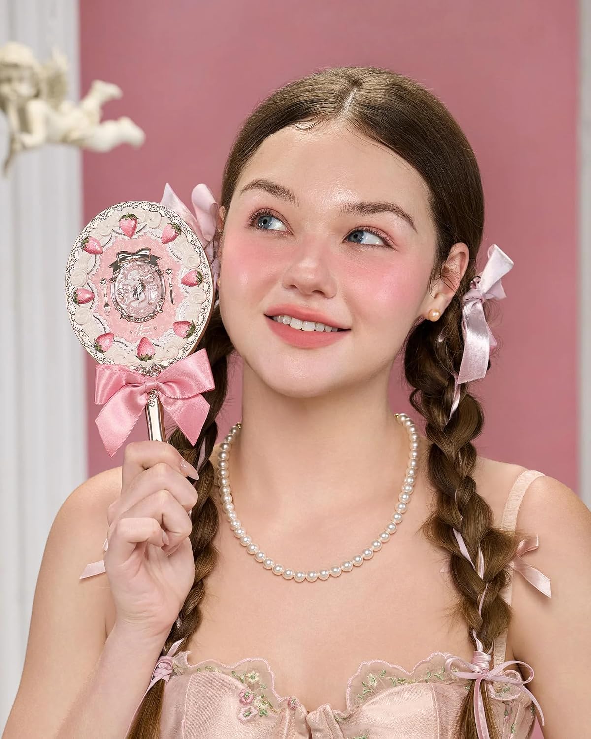Flower Knows Bunny Garden - Bálsamo labial y colgante para bolsa, llavero rosa y espejo de mano de cupido de fresa, espejo de maquillaje decorativo rosa