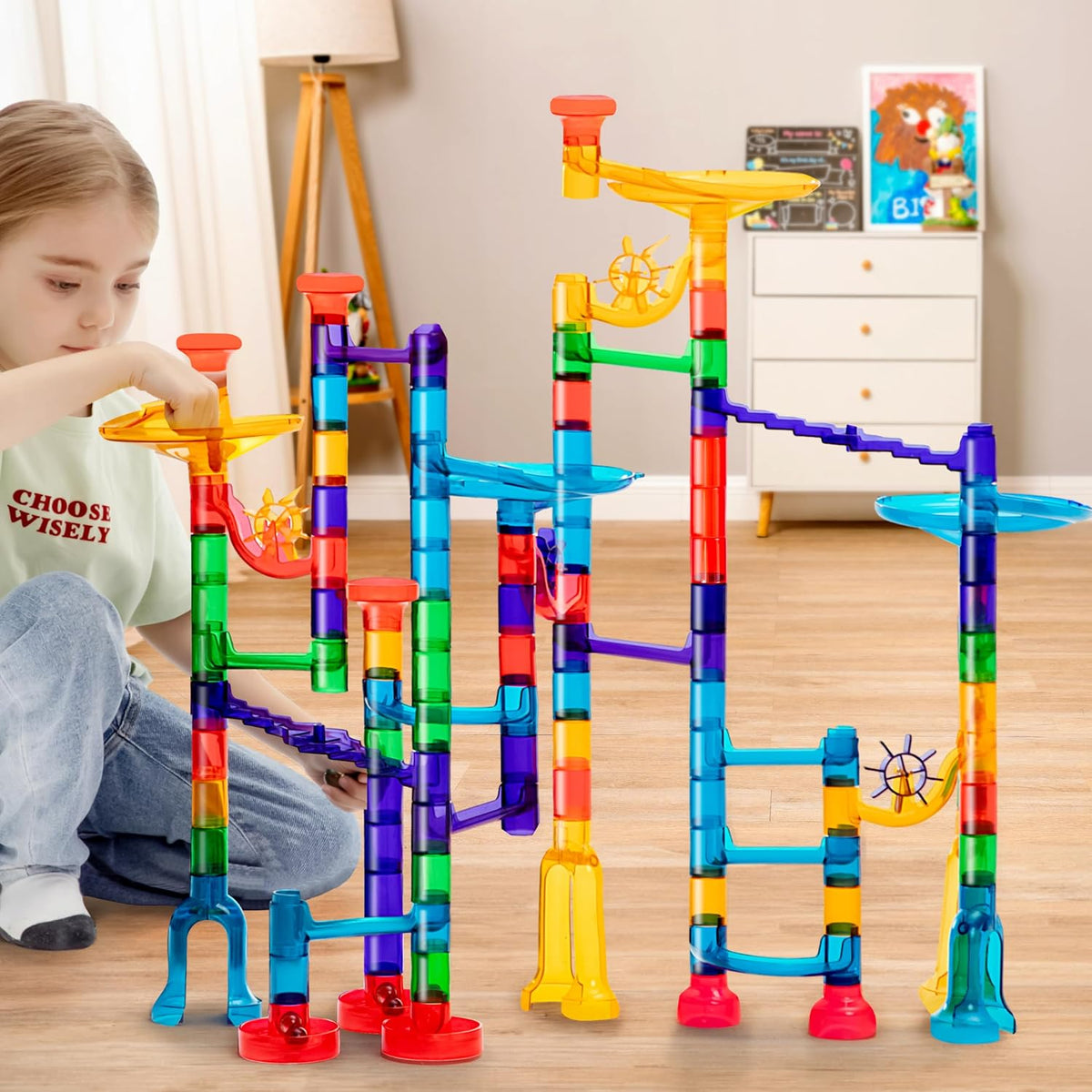 JOYIN 150 piezas de bloques de construcción de bloques de construcción con 5 canicas de vidrio que brillan en la oscuridad, juguete educativo STEM de bloques de construcción, regalos de cumpleaños, rellenos de cesta de Pascua