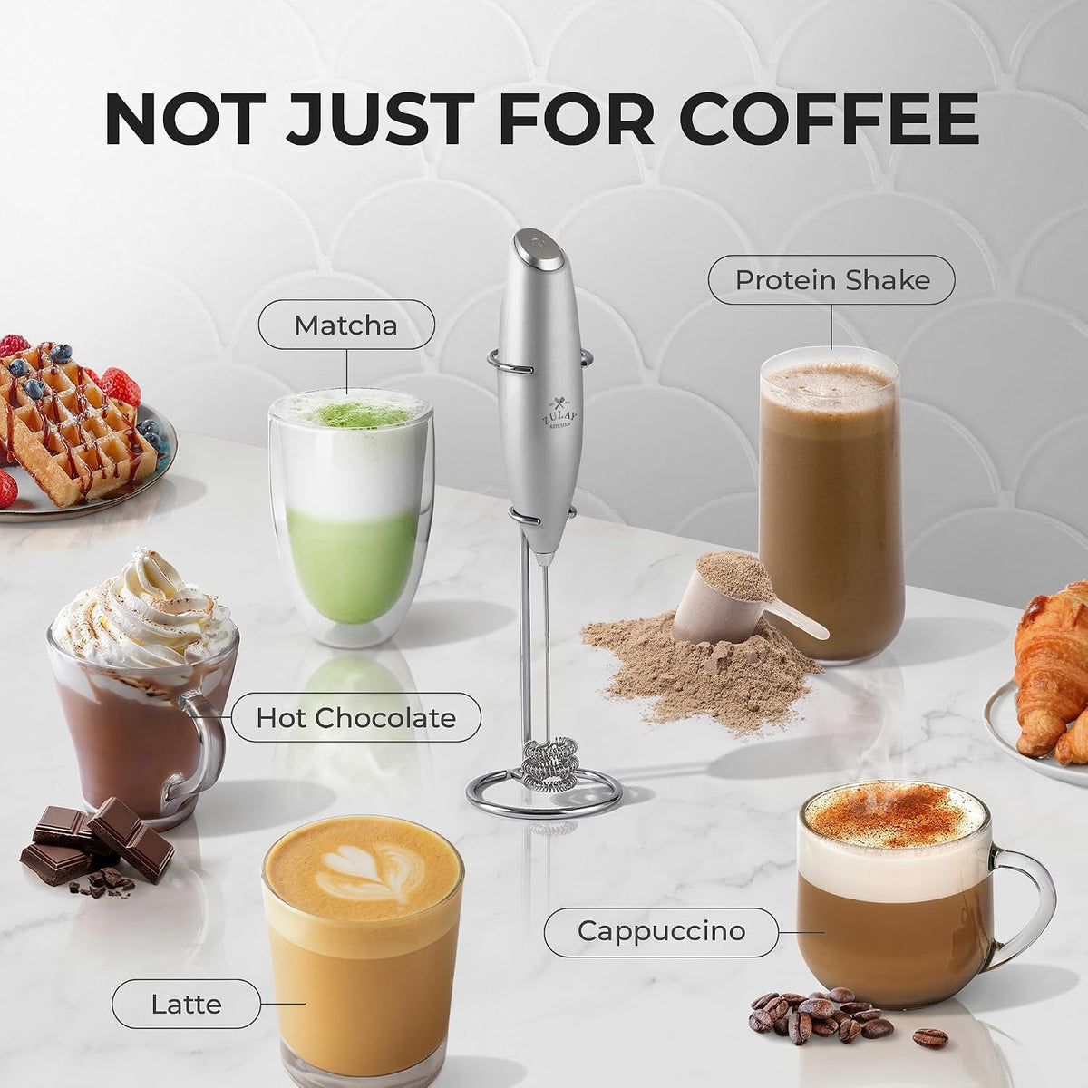 Zulay Kitchen Potente varita espumadora de leche con baterías Duracell - Mezclador de bebidas portátil ultrarrápido - Máquina de espuma eléctrica para café, lattes, capuchino y matcha, batidor triple