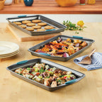 Rachael Ray Juego de bandejas antiadherentes para hornear, 3 piezas, gris