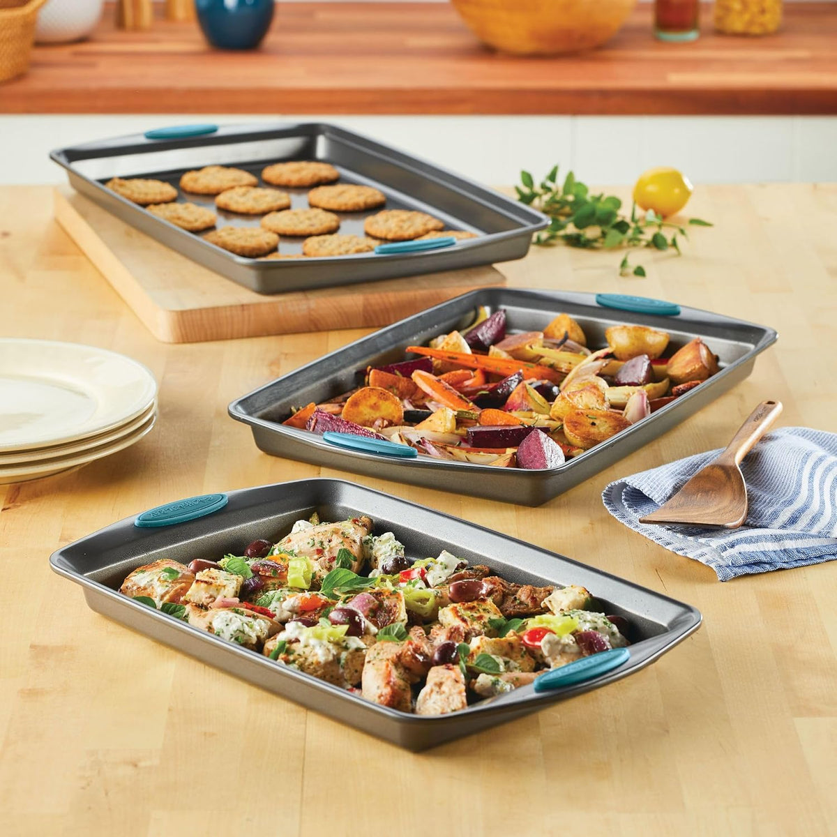Rachael Ray Juego de bandejas antiadherentes para hornear, 3 piezas, gris