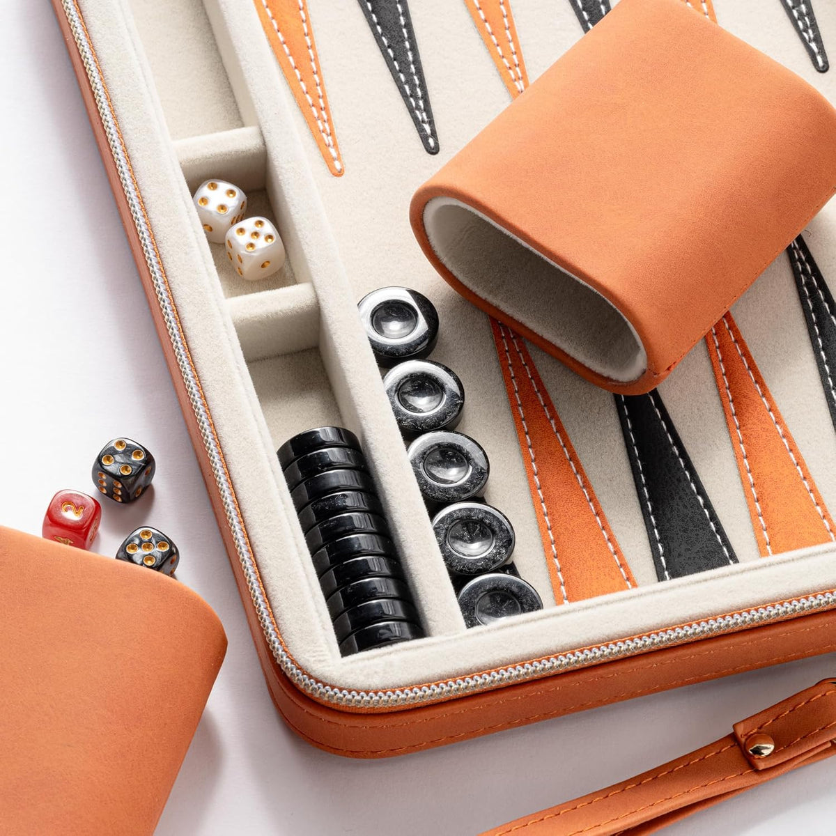 Juegos de backgammon para adultos y niños, tablero clásico de backgammon con dados de damas únicos, funda plegable de piel sintética de backgammon (naranja)