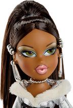 Bratz Charmz Sasha Muñeca de moda con pulsera de encantos