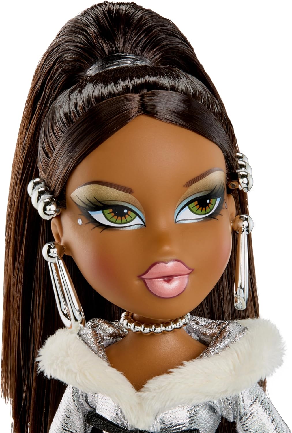 Bratz Charmz Sasha Muñeca de moda con pulsera de encantos