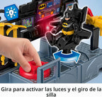 Fisher-Price Imaginext DC Super Amigos, Juego de Figuras de Batman Centro de Mando de Bate con Luces para Niños en Preescolar de 3+ Años