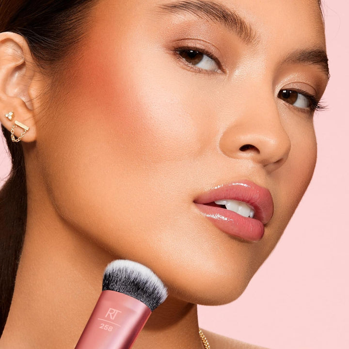 Real Techniques Juego de 4 brochas de maquillaje para base facial,...