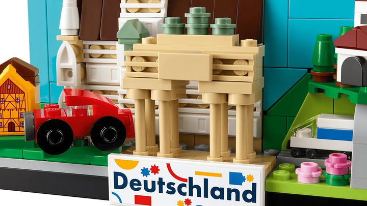 LEGO Creator Germany Postcard - Juego de construcción de 240 piezas...