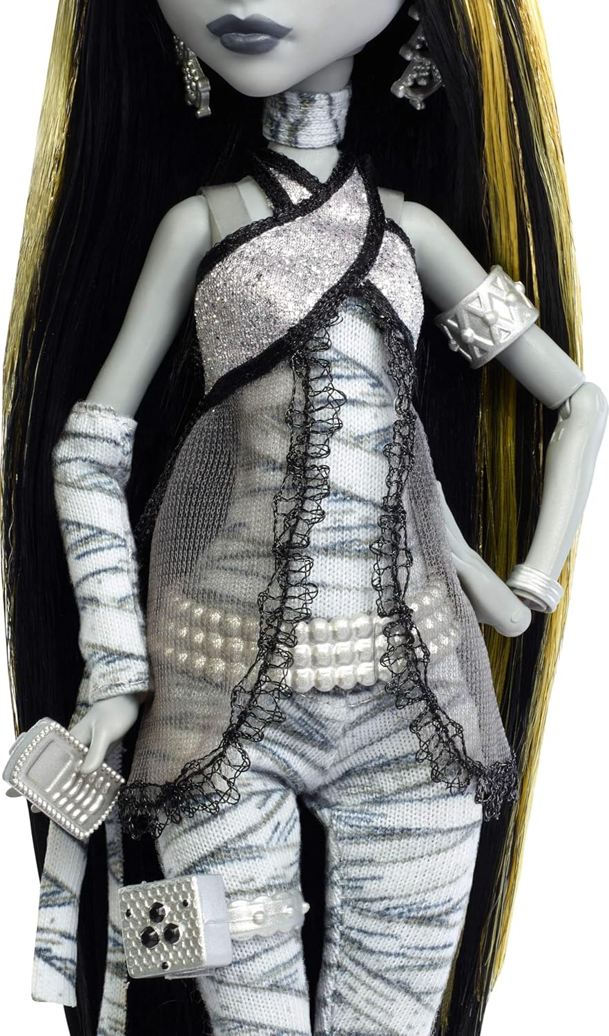 Monster High Muñeca Reel Drama, Cleo de Nile en Blanco y Negro Repr...
