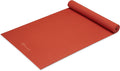 Gaiam - Esterilla de yoga de calidad superior de 5mm, lisa, gruesa y antideslizante para todo tipo de ejercicios de yoga, pilates y gimnasia (173 cm x 61 cm x 5 mm)