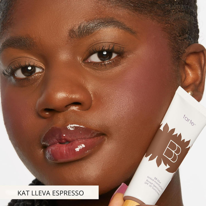 tarte BB blur crema hidratante con color de amplio espectro SPF 30...