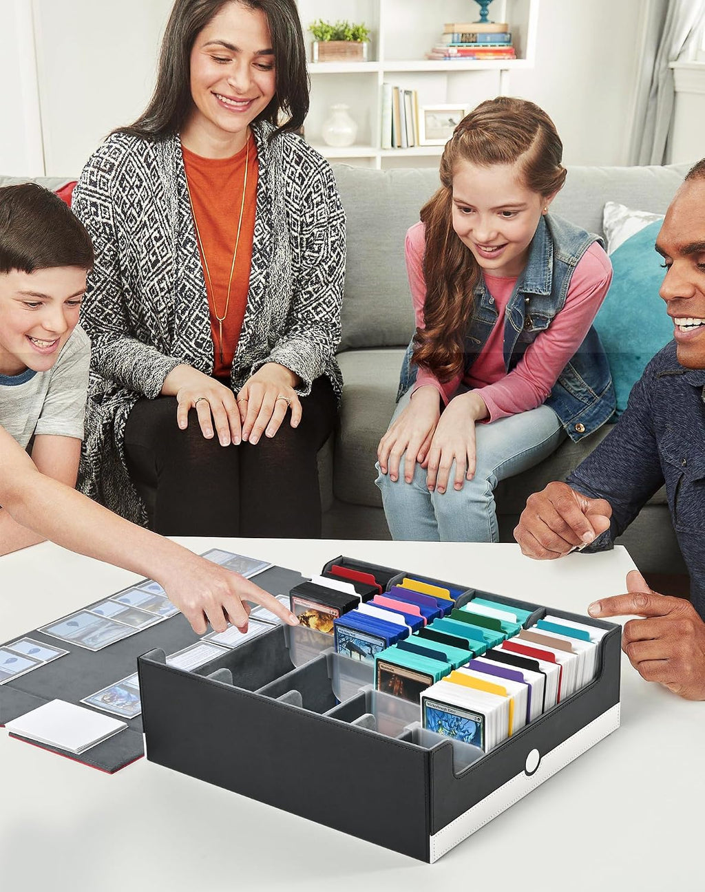 ZLCA Caja de almacenamiento de tarjetas con capacidad para más de 3200 unidades, funda de almacenamiento con 4 tapones, organizador de tarjetas para TCG MTG PTCG (rojo y blanco)