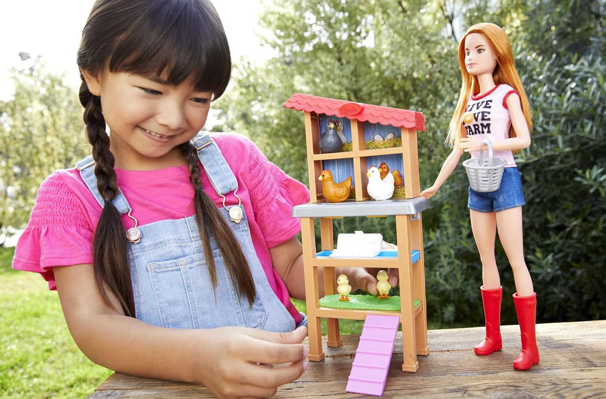Barbie - Muñeca de granja de gallinas, pelirroja, y juego con galli...