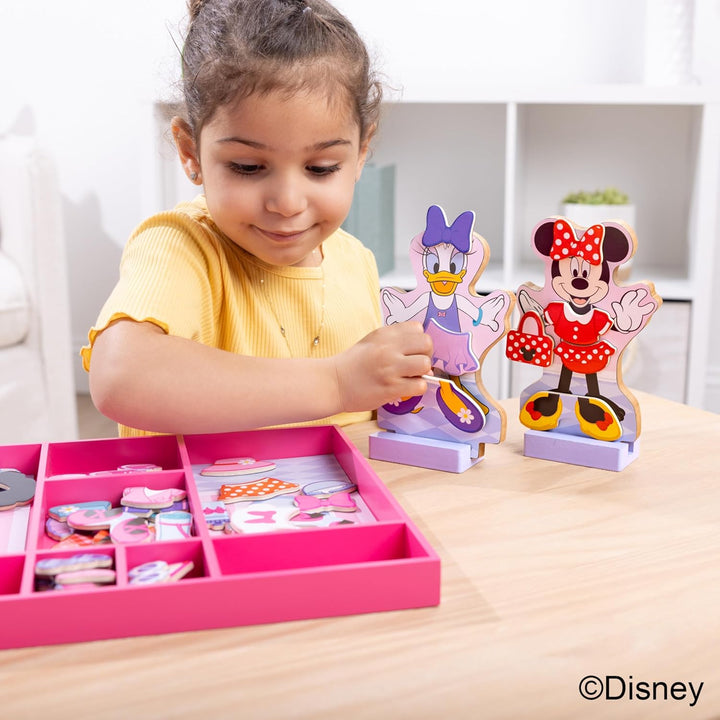 Melissa Doug Disney Minnie Mouse y Daisy Duck Vestidor