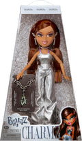 Bratz Charmz Yasmin Muñeca de moda con pulsera de encanto