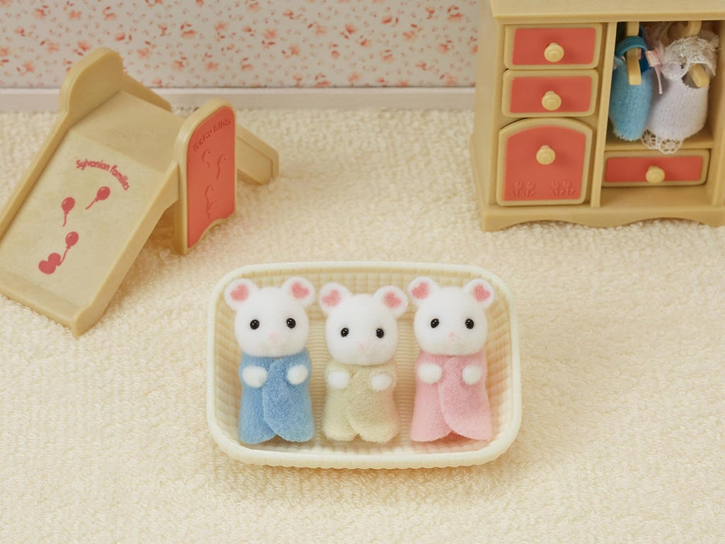Sylvanian Families Epoch Marshmallow - Muñeca de ratón, certificado Ne-108 ST Mark, para edades de 3 años en adelante, juguete, casa de muñecas familias de Sylvanian, Epoch